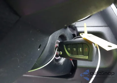 2020 Toyota Camry Le z USA, uszkodzony, nr VIN 4T1C11AK6LU334185